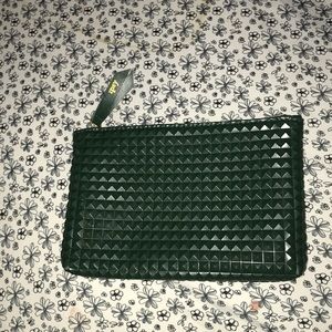 An ipsy hand bag